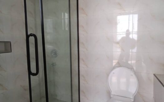 Magnificent 5 Bedroom Fully Detached Duplex